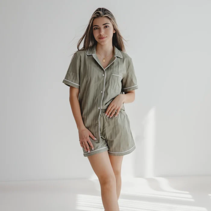 Къса пижама зелено райе